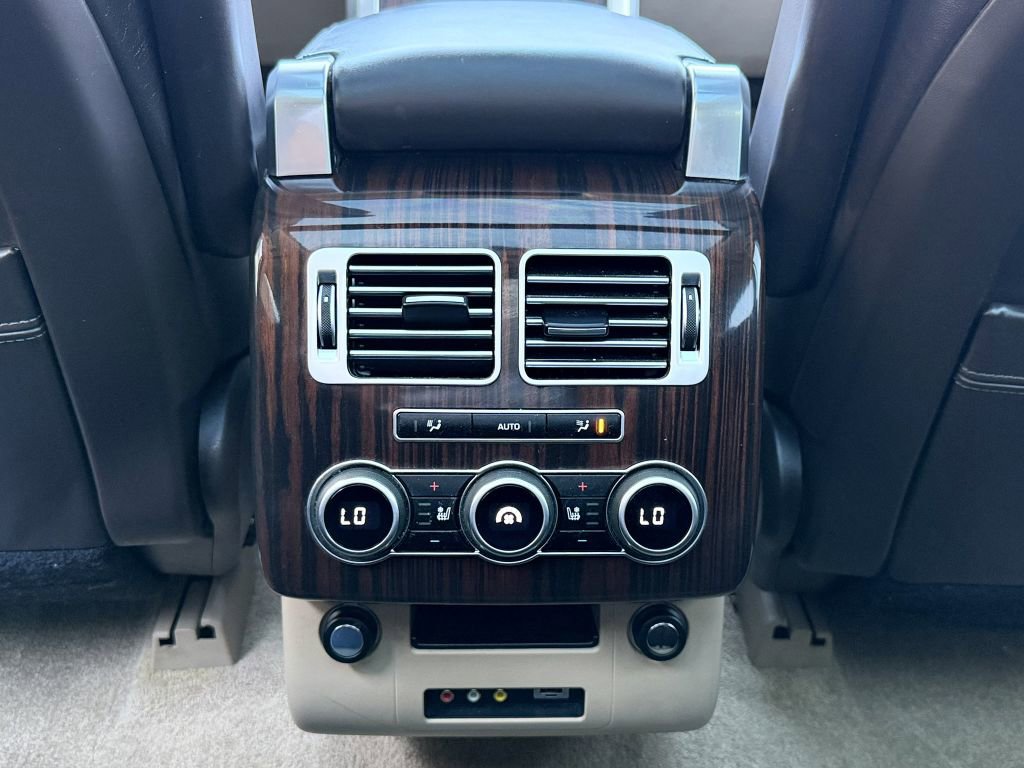 Used 2015 Land Rover Range Rover Autobiography image 33