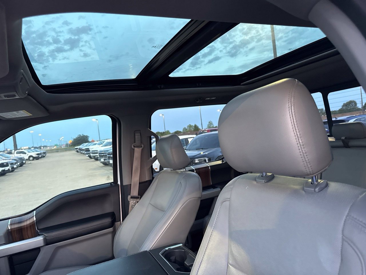 Used 2015 Ford F150 Lariat w/ Equipment Group 502A Luxury AWD/4WD image 21