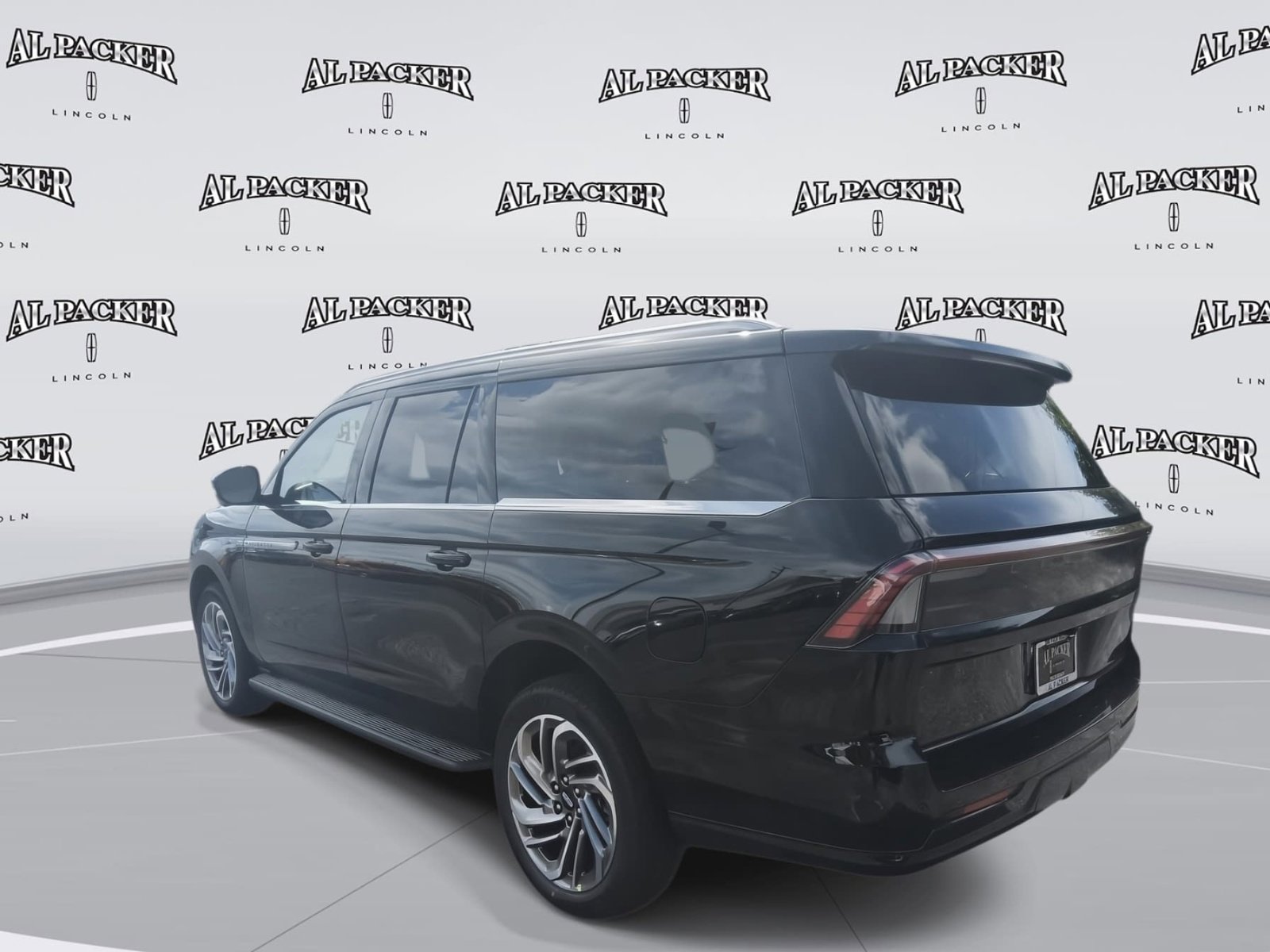 New 2026 Lincoln Navigator L Premier AWD/4WD image 3