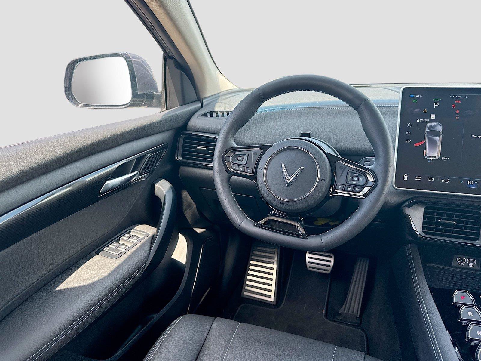 Used 2025 VinFast VF 8 Eco AWD/4WD image 11