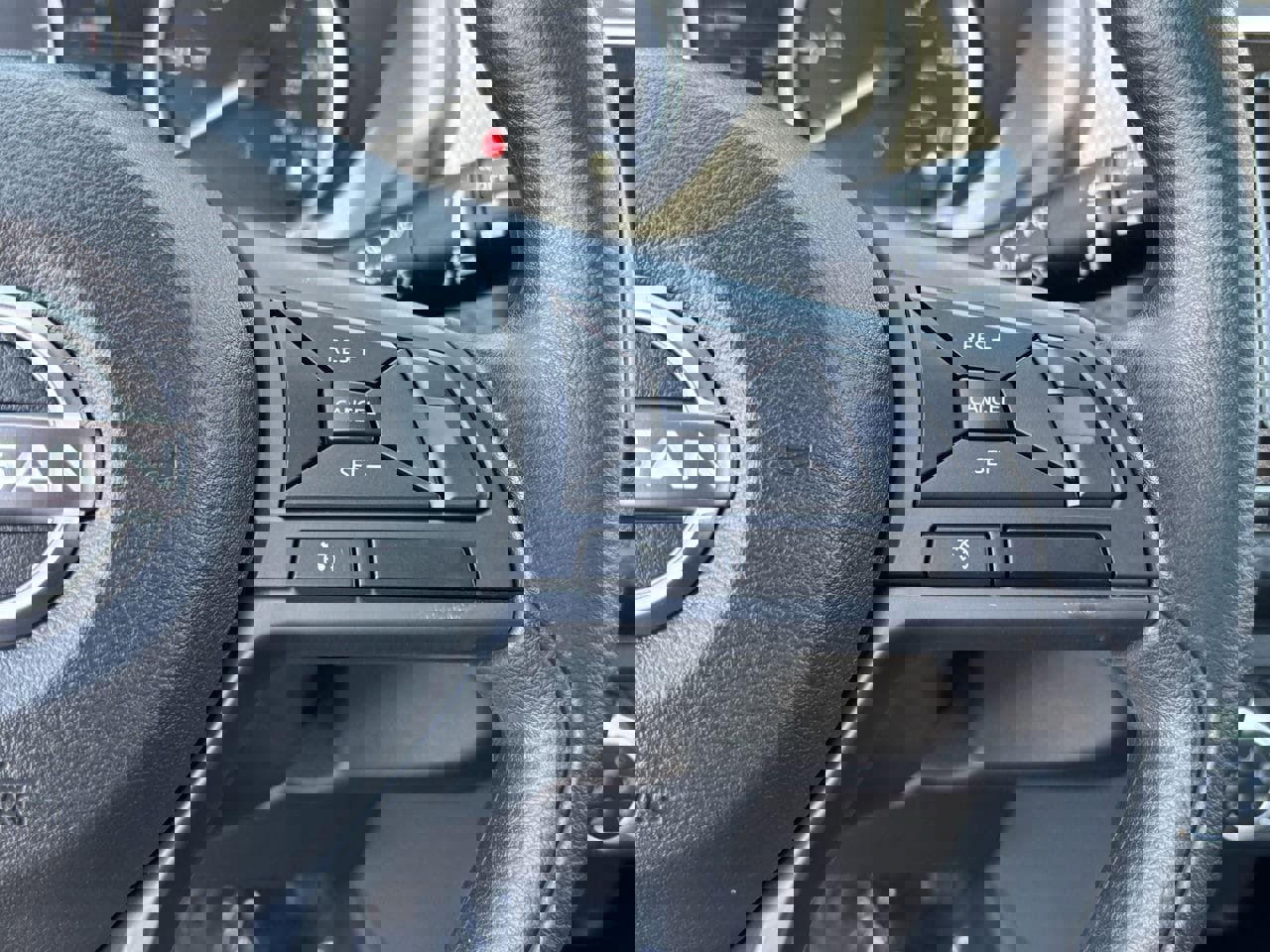 New 2025 Nissan Kicks Play S image 31