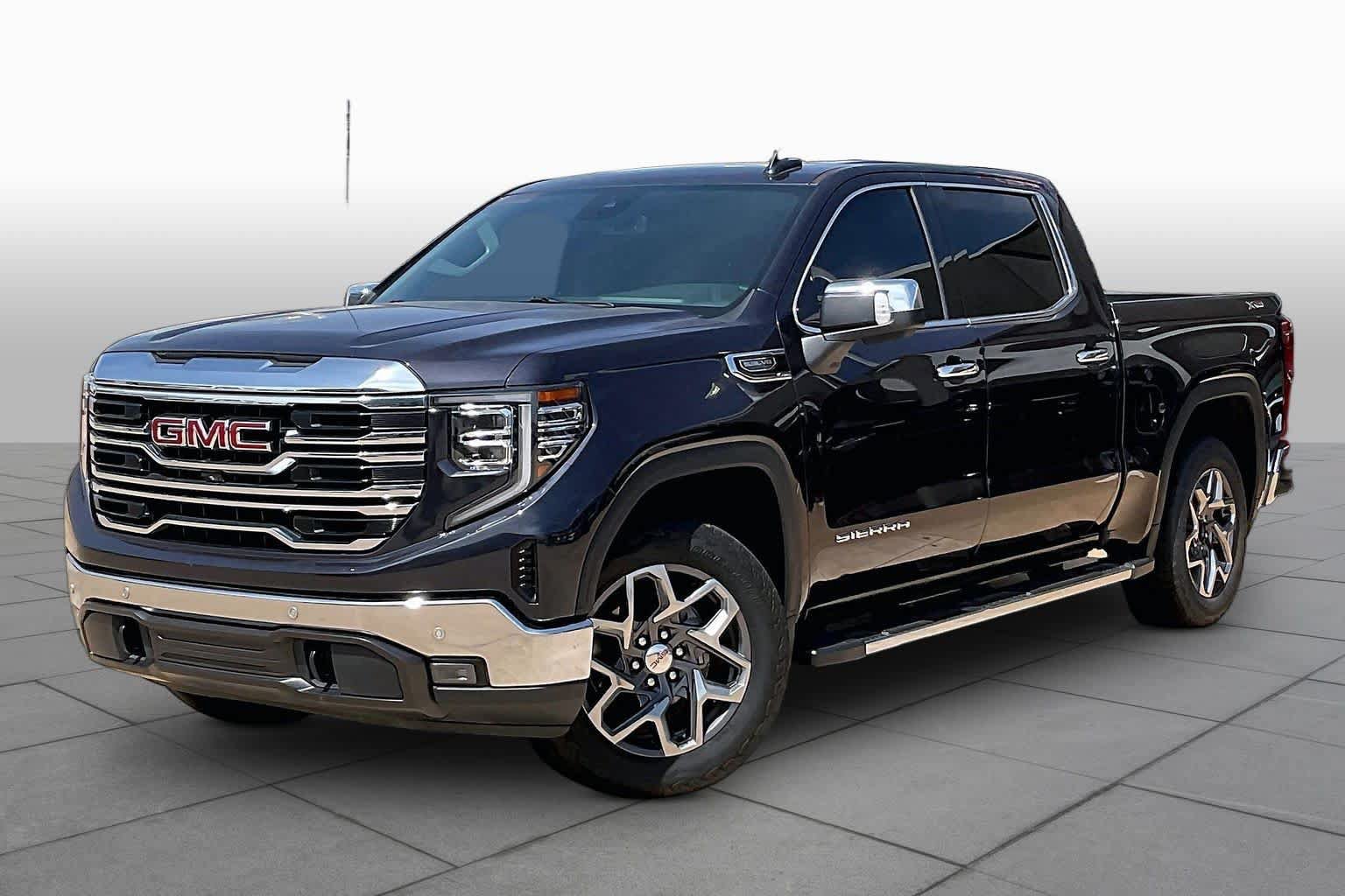 Used 2022 GMC Sierra 1500 SLT w/ SLT Premium Plus Package AWD/4WD image 3