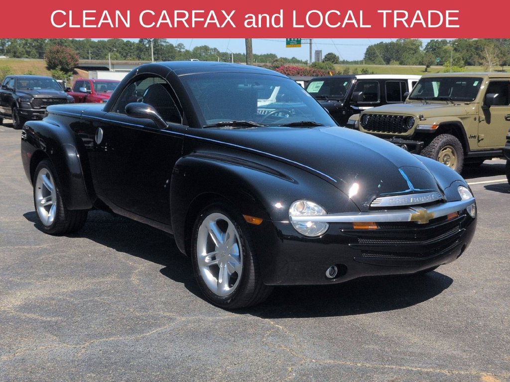 Used 2003 Chevrolet SSR RWD image 2