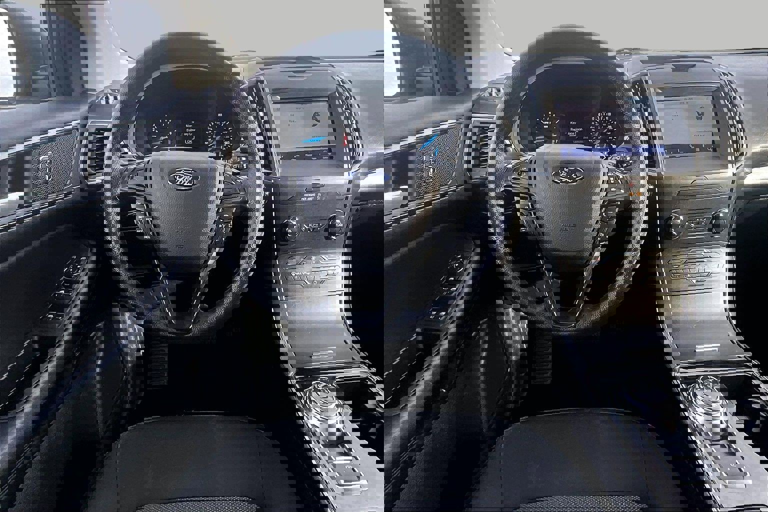 Used 2020 Ford Edge SE image 5