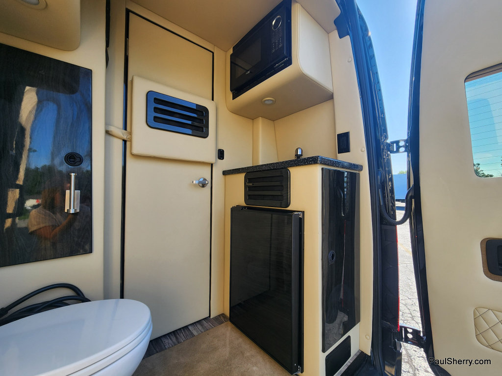 Used 2020 Mercedes-Benz Sprinter 2500 image 24