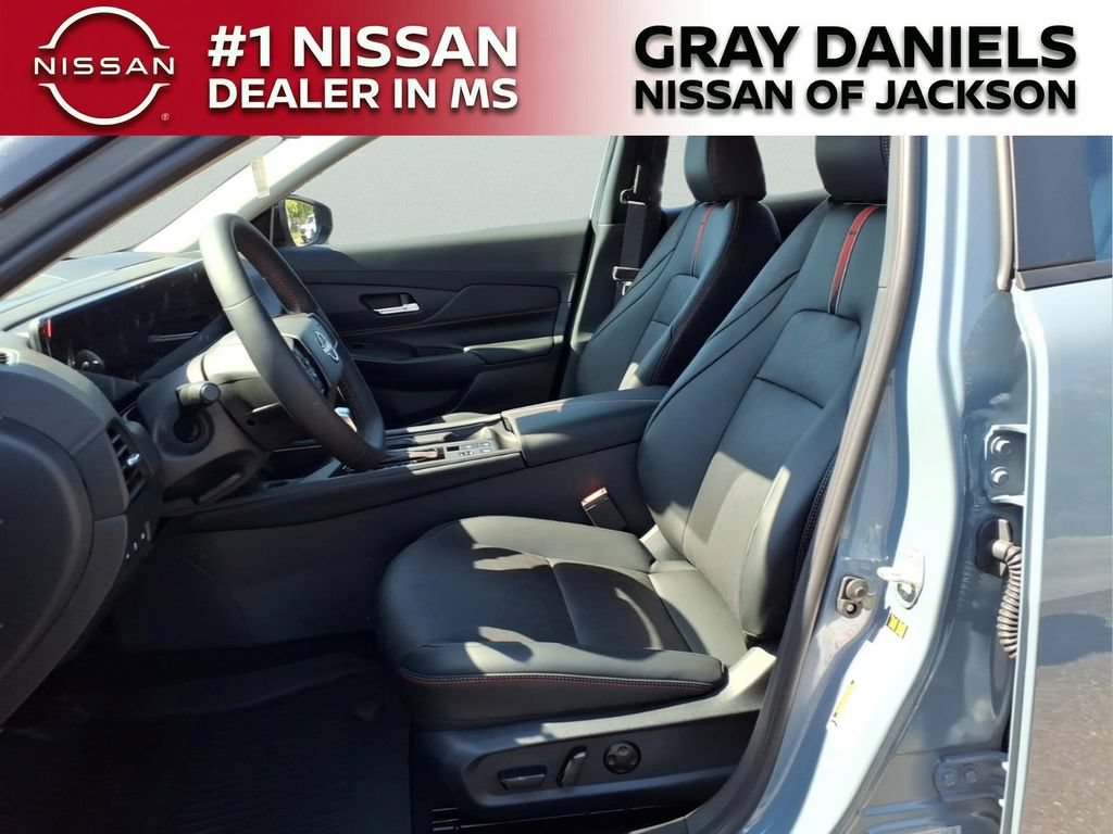 New 2026 Nissan Sentra SR w/ SR Premium Package FWD image 23