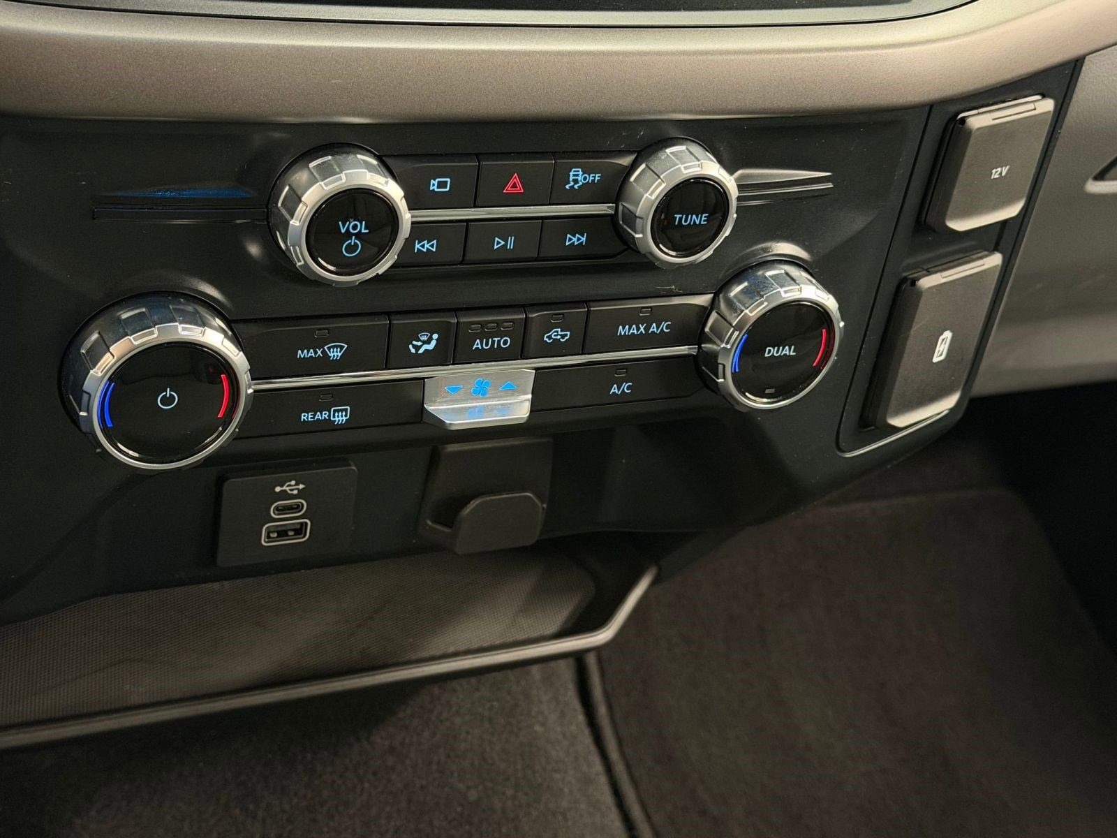 Used 2025 Ford F150 XLT w/ Equipment Group 301A Standard image 13