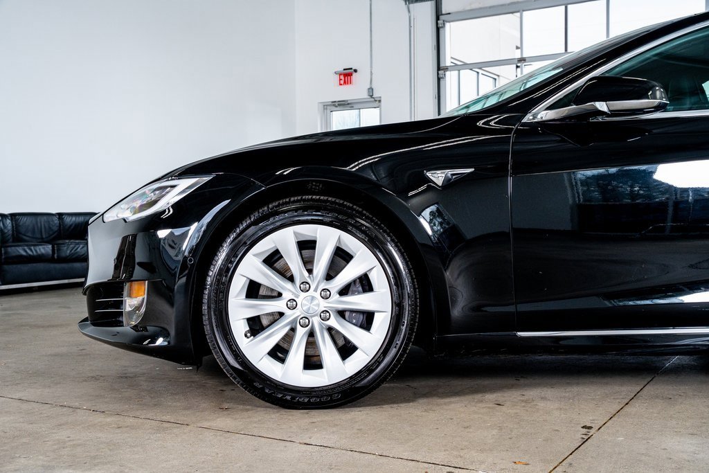 Used 2019 Tesla Model S AWD image 9