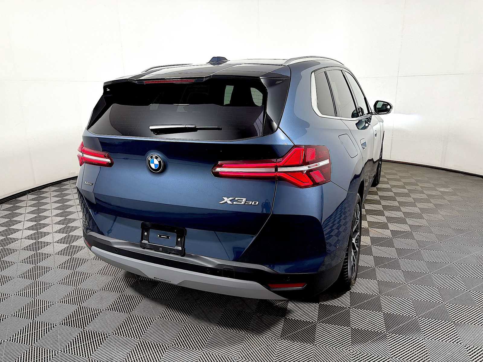 Used 2026 BMW X3 xDrive30i w/ Convenience Package AWD/4WD image 6