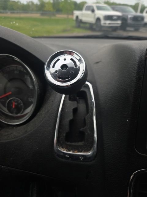 Used 2014 Dodge Grand Caravan SXT FWD image 27