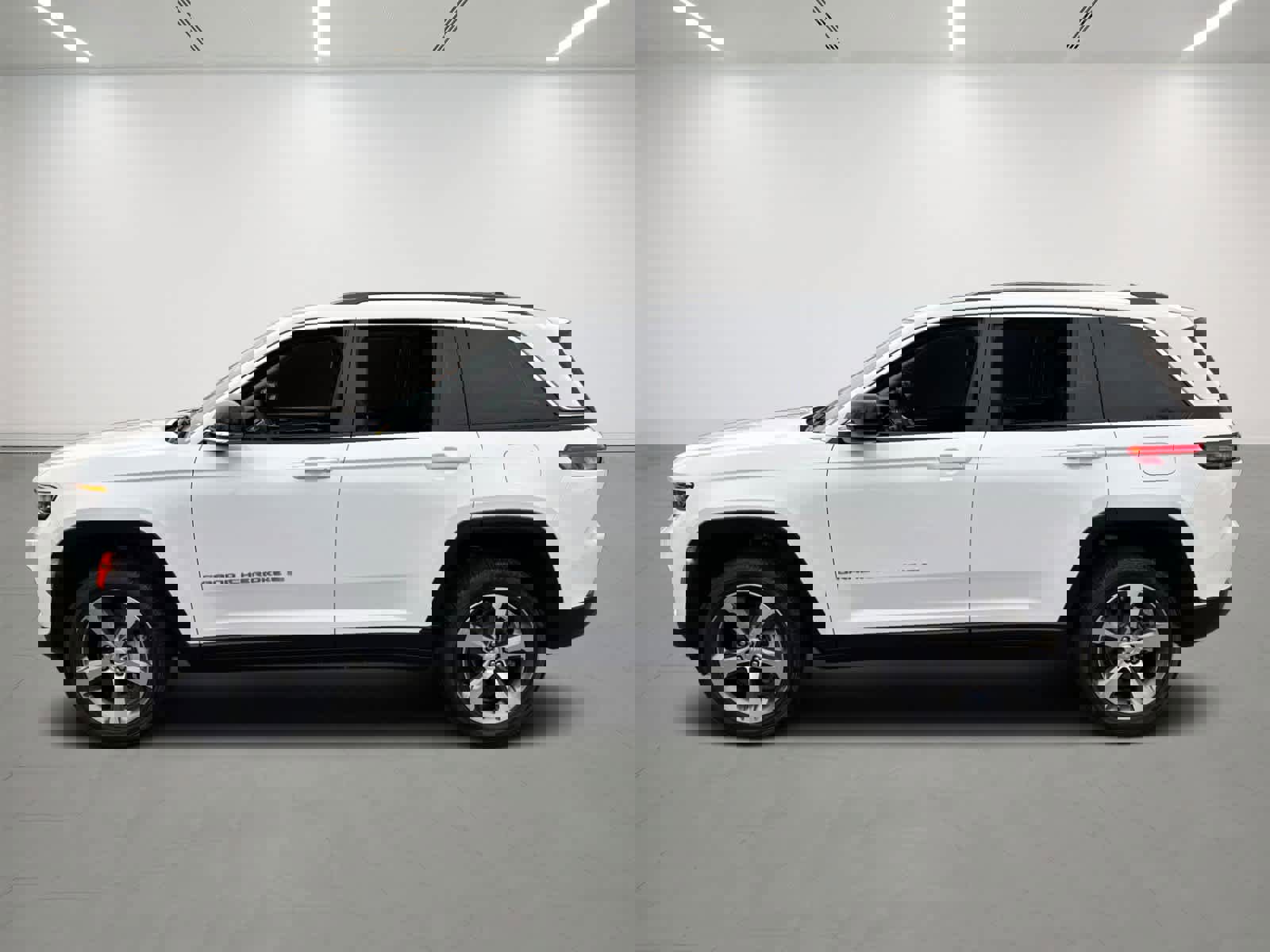 Used 2023 Jeep Grand Cherokee Limited w/ Trailer Tow Prep Group (B) image 3