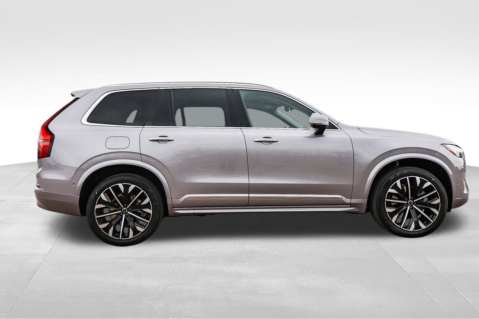 New 2026 Volvo XC90 B6 Plus w/ Protection Package AWD/4WD image 4