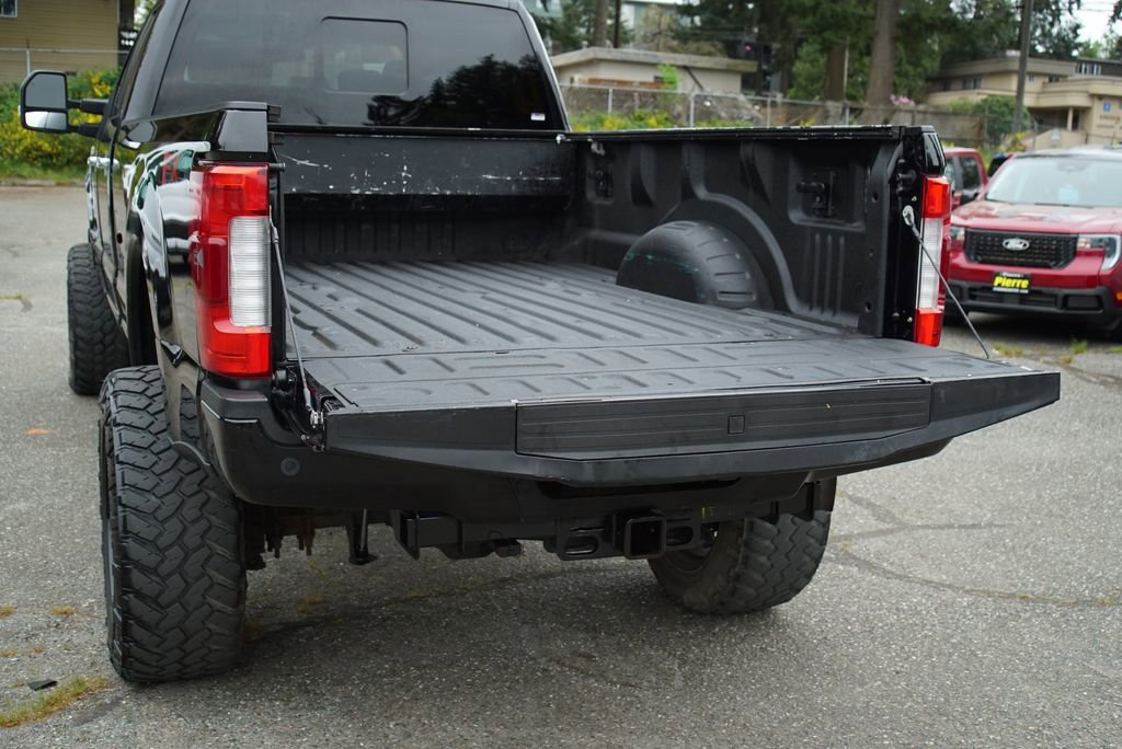 Used 2017 Ford F350 Platinum w/ FX4 Off-Road Package AWD/4WD image 33