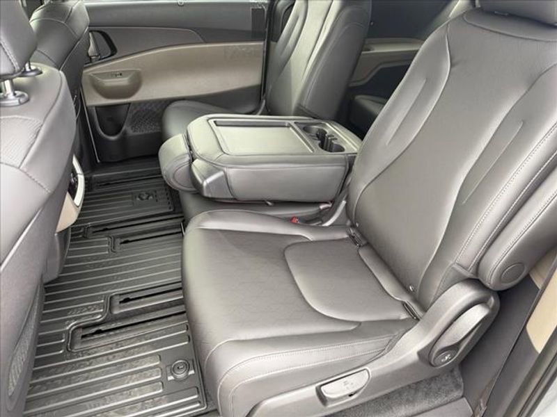 New 2026 Kia Carnival EX image 10