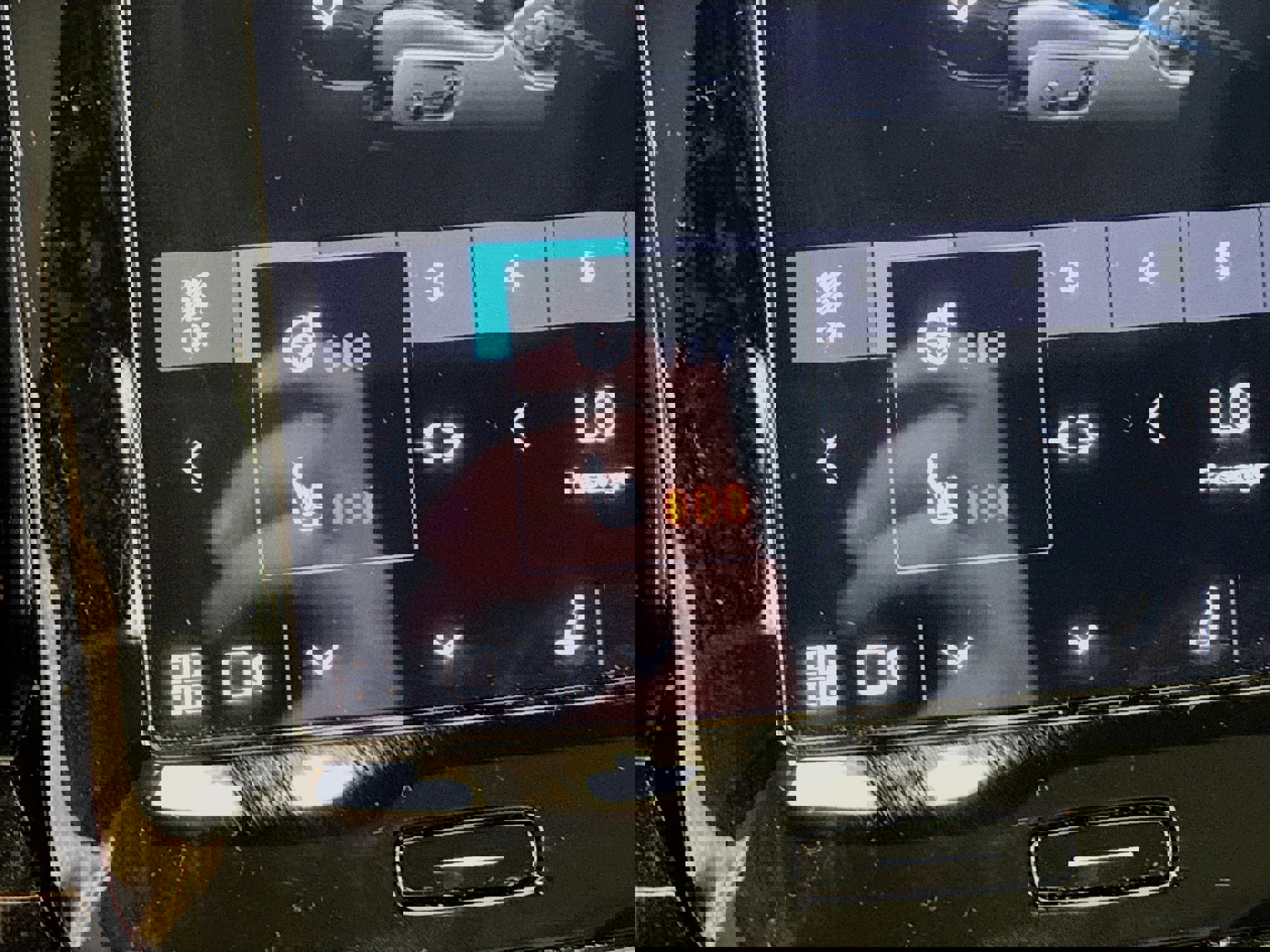 Used 2023 Volvo C40 P8 Recharge Ultimate AWD/4WD image 5