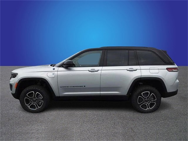 New 2022 Jeep Grand Cherokee Trailhawk w/ Advanced Protech Group II image 4