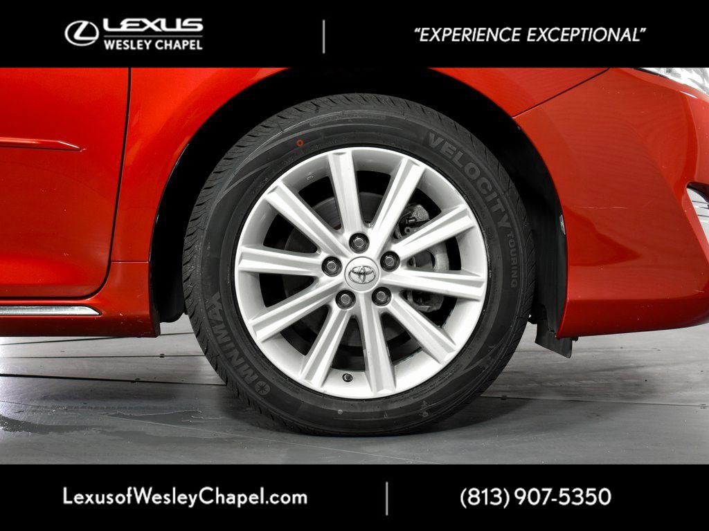 Used 2013 Toyota Camry XLE w/ Convenience Pkg image 5