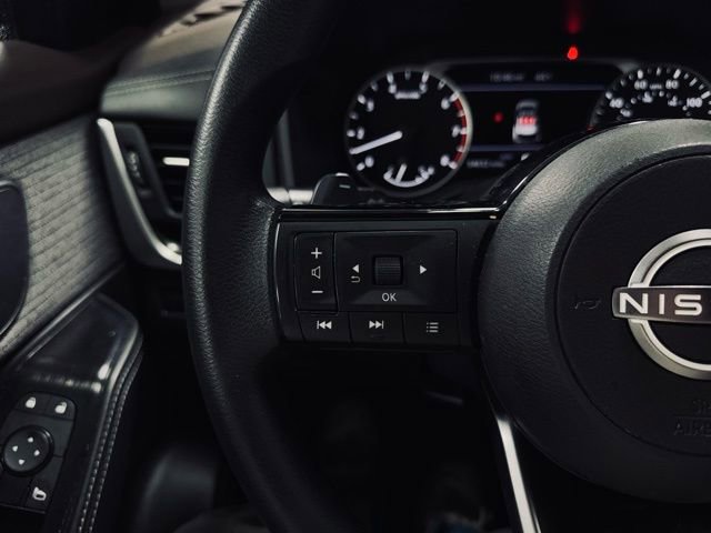 Used 2023 Nissan Rogue SV image 23