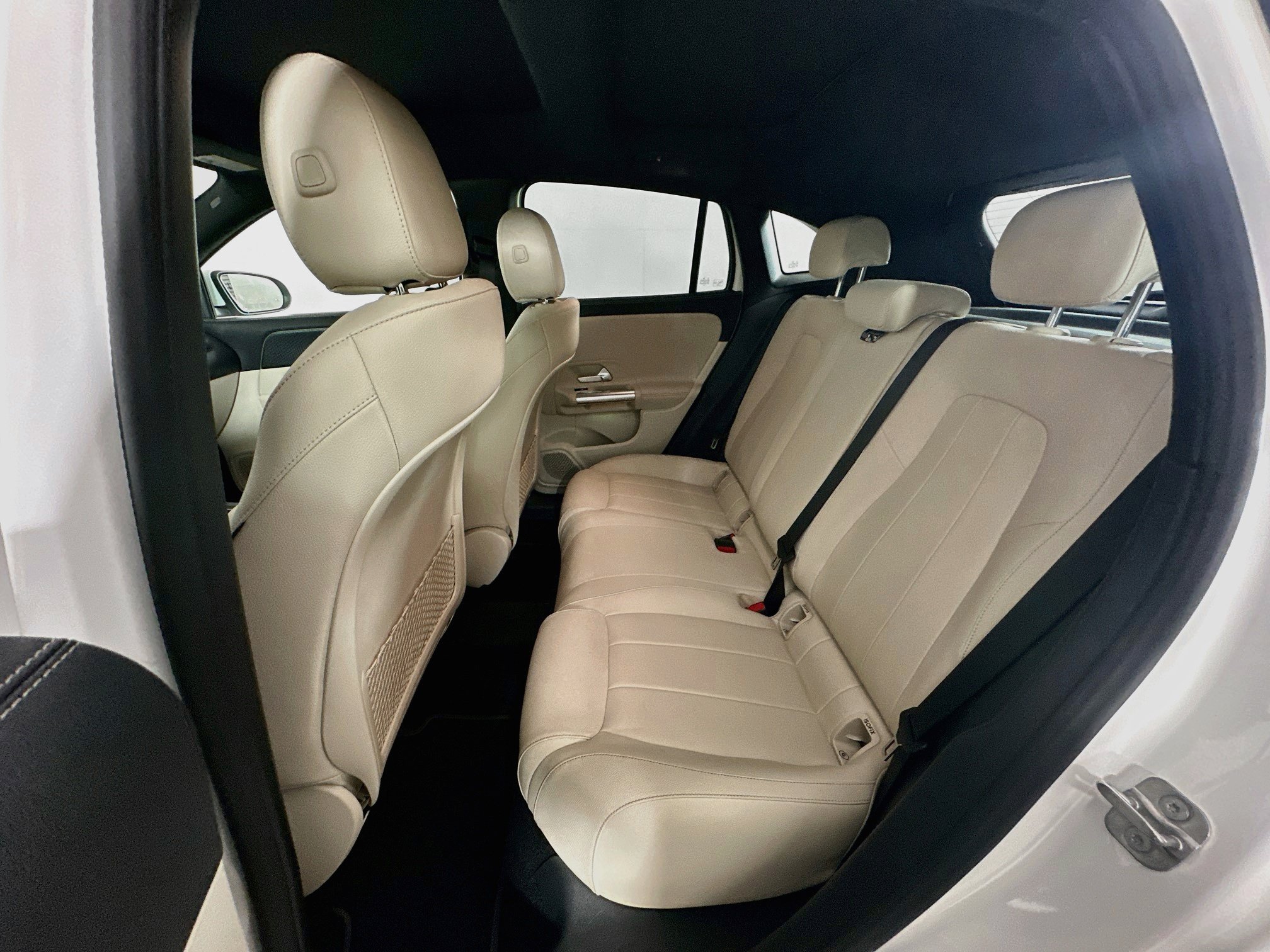 Used 2025 Mercedes-Benz GLA 250 image 28