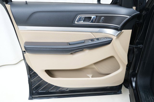 Used 2017 Ford Explorer XLT w/ Equipment Group 201A image 34