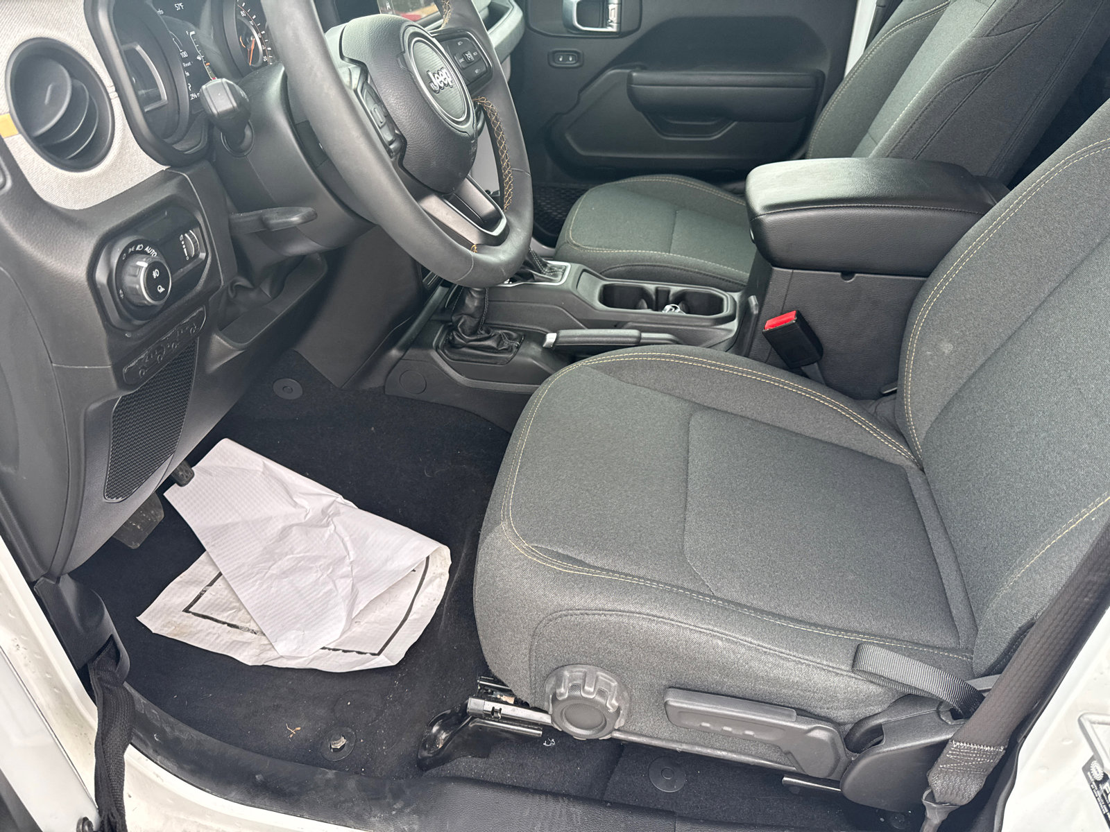 Used 2025 Jeep Gladiator Sport image 9