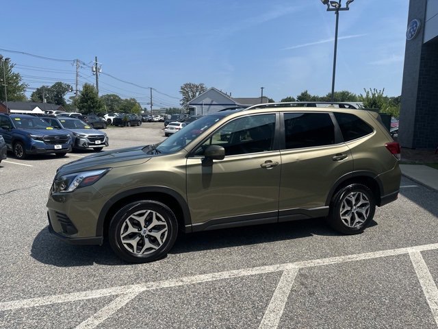 Used 2022 Subaru Forester Premium image 2