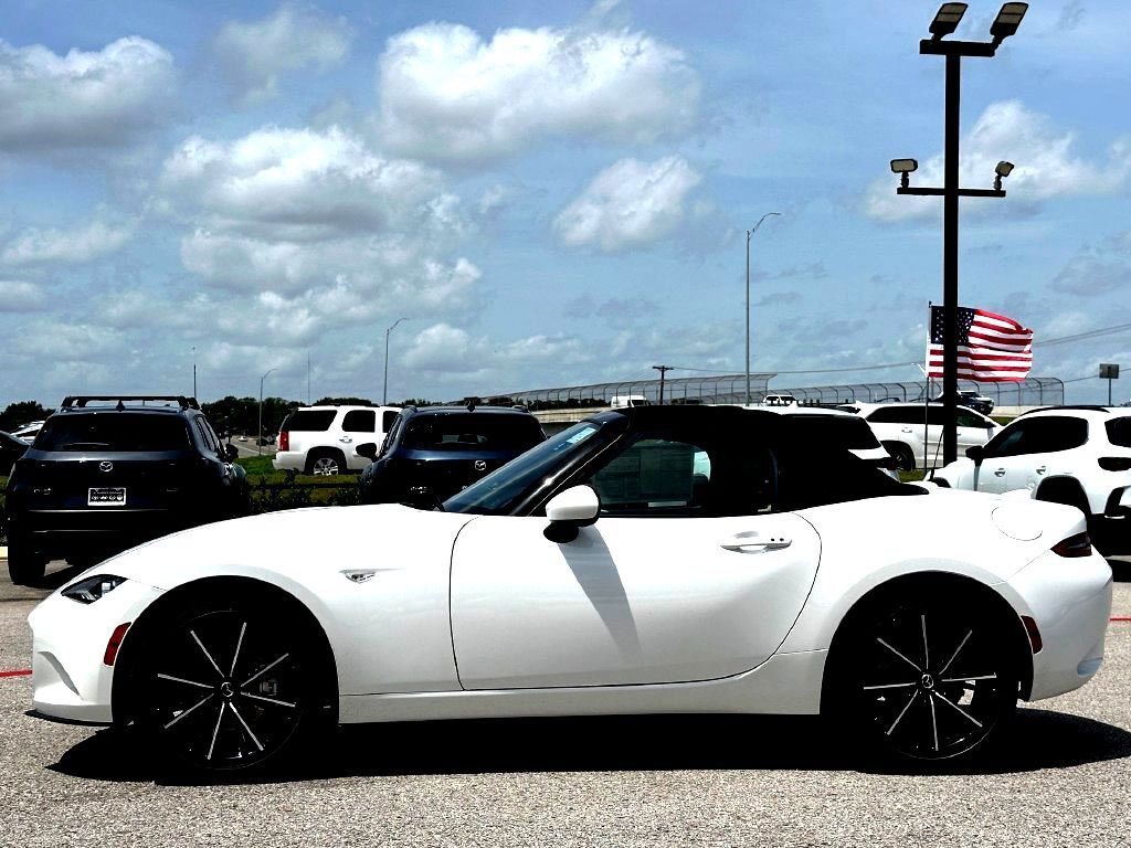 New 2026 MAZDA MX-5 Miata Grand Touring RWD image 5