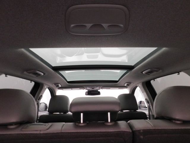 Used 2020 Hyundai Santa Fe SEL w/ Convenience + Premium Package image 11