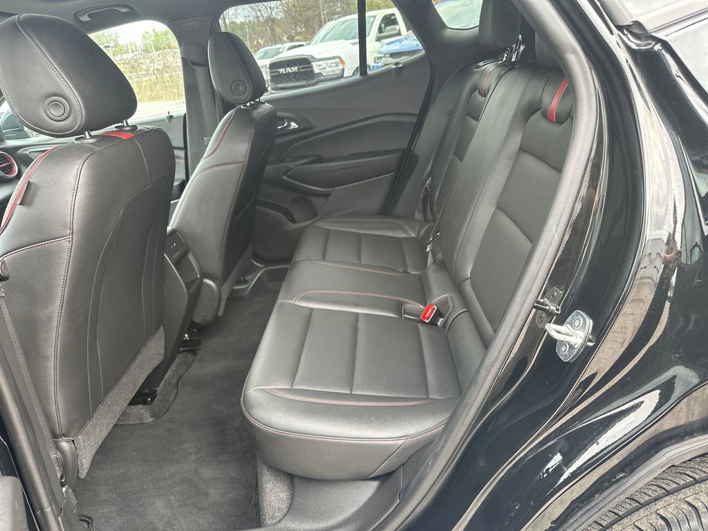 Used 2024 Chevrolet Trax RS w/ Sunroof Package image 16