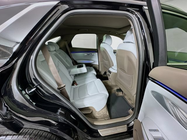 Certified 2026 Genesis GV70 2.5T Advanced AWD/4WD image 29
