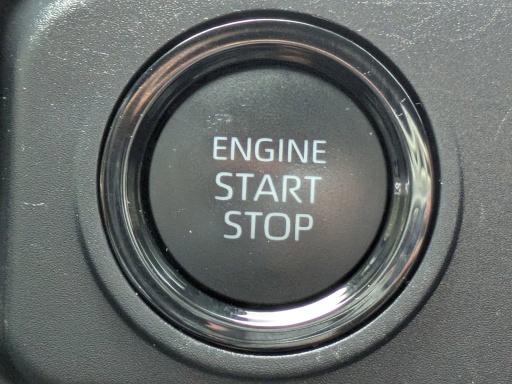Used 2025 Toyota Tacoma SR5 AWD/4WD image 26