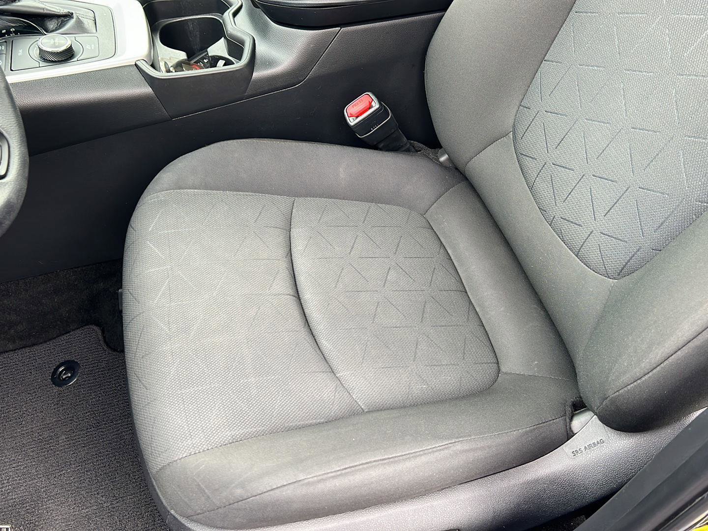 Used 2021 Toyota RAV4 XLE image 29