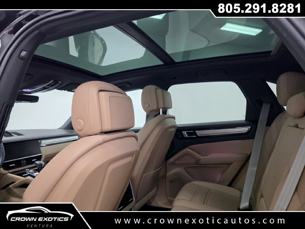 Used 2022 Porsche Cayenne Platinum Edition AWD/4WD image 19