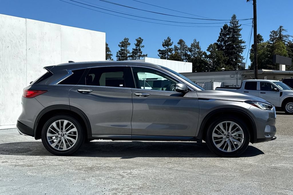 Used 2023 INFINITI QX50 Luxe AWD/4WD image 2