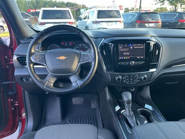 Used 2023 Chevrolet Traverse LT FWD image 17