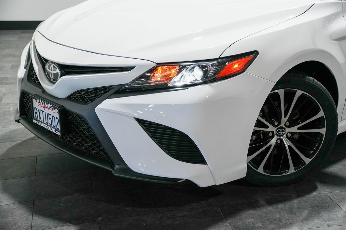 Used 2020 Toyota Camry SE w/ Convenience Package FWD image 10