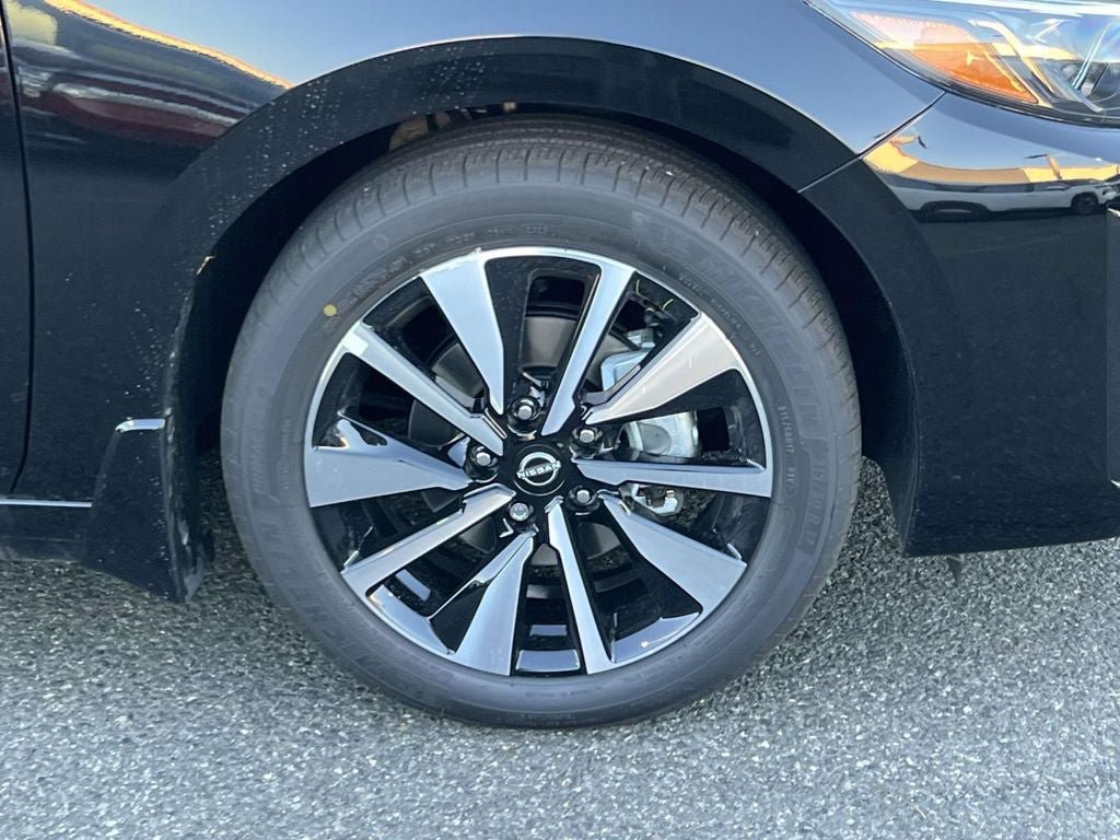 New 2025 Nissan Sentra SV w/ SV Premium Package FWD image 7