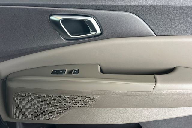 New 2026 Kia Carnival EX FWD image 21