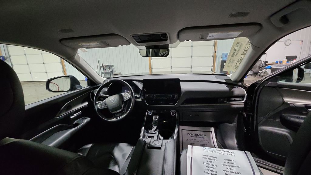 Used 2024 Toyota Grand Highlander XLE image 10