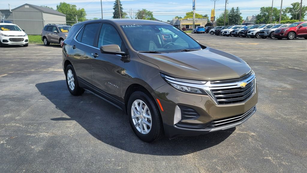 Used 2024 Chevrolet Equinox LT w/ LPO, Floor Liner Package FWD image 16
