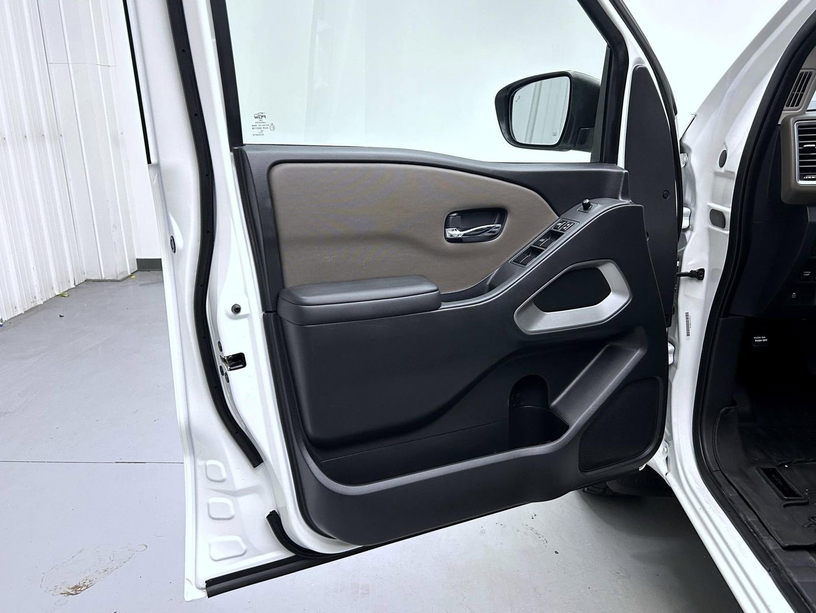 Used 2022 Nissan Frontier SV image 9