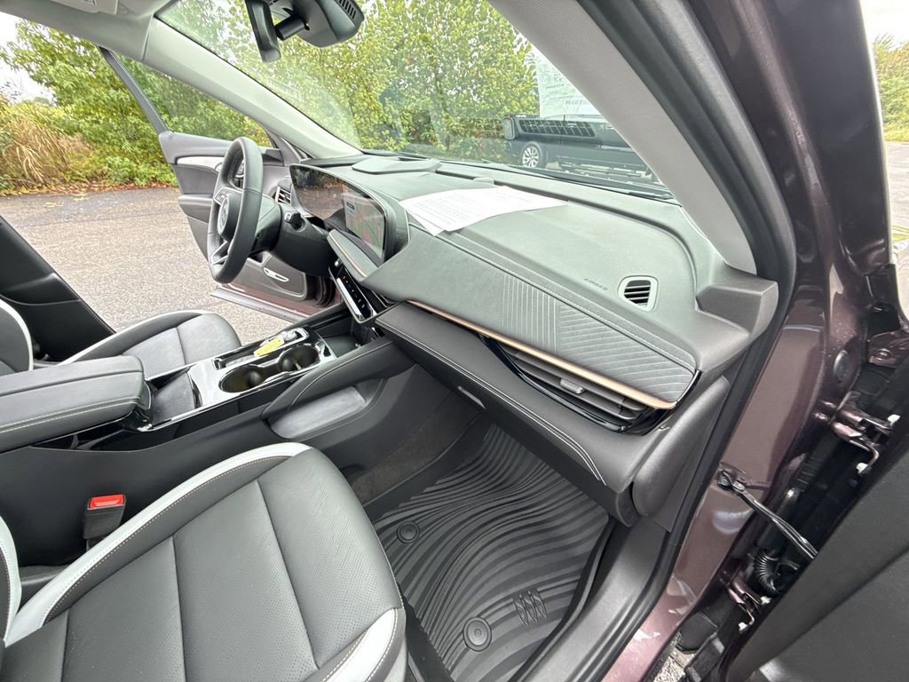 Certified 2025 Buick Envision Sport Touring image 36