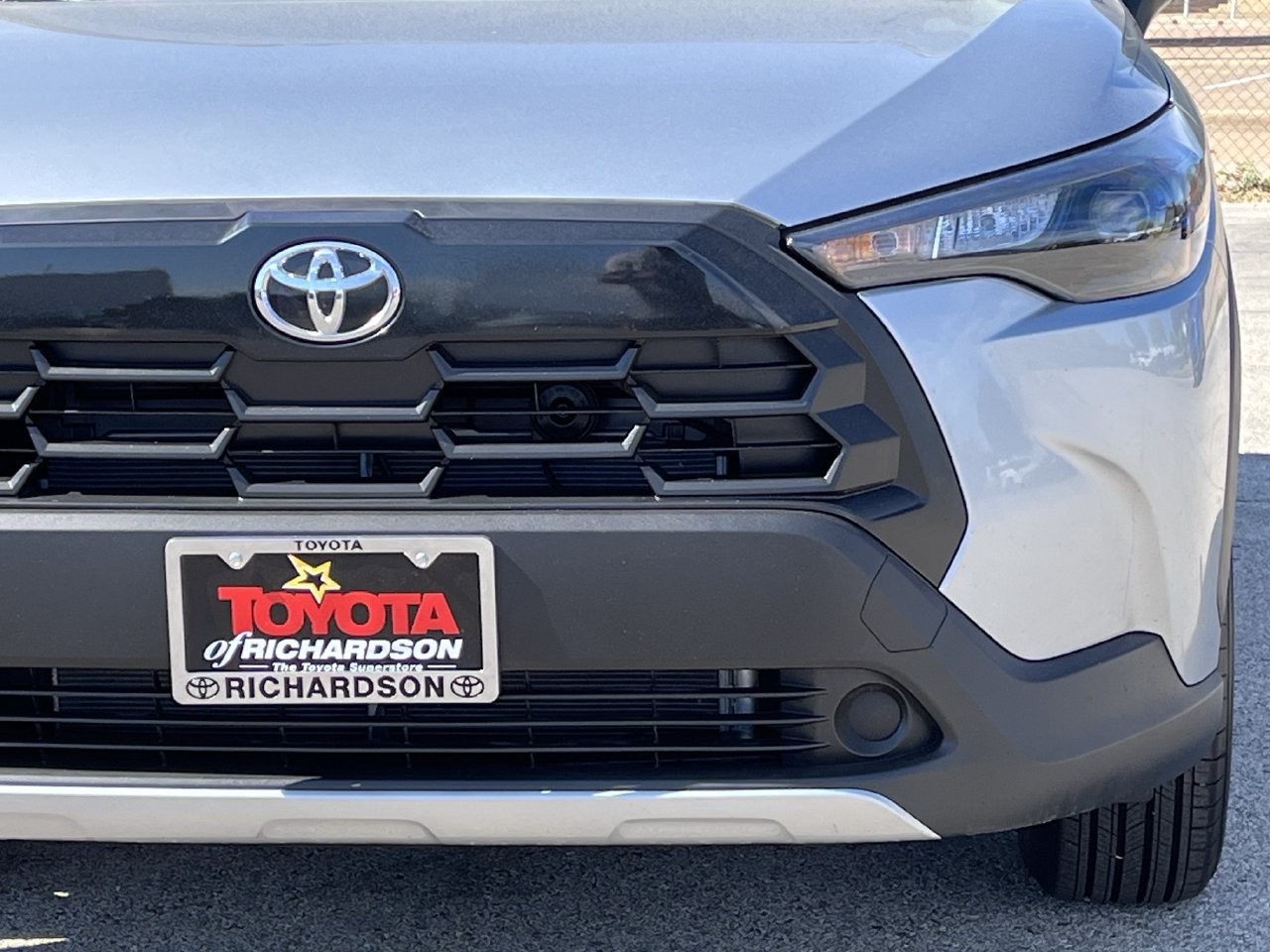 Used 2026 Toyota Corolla Cross LE FWD image 8
