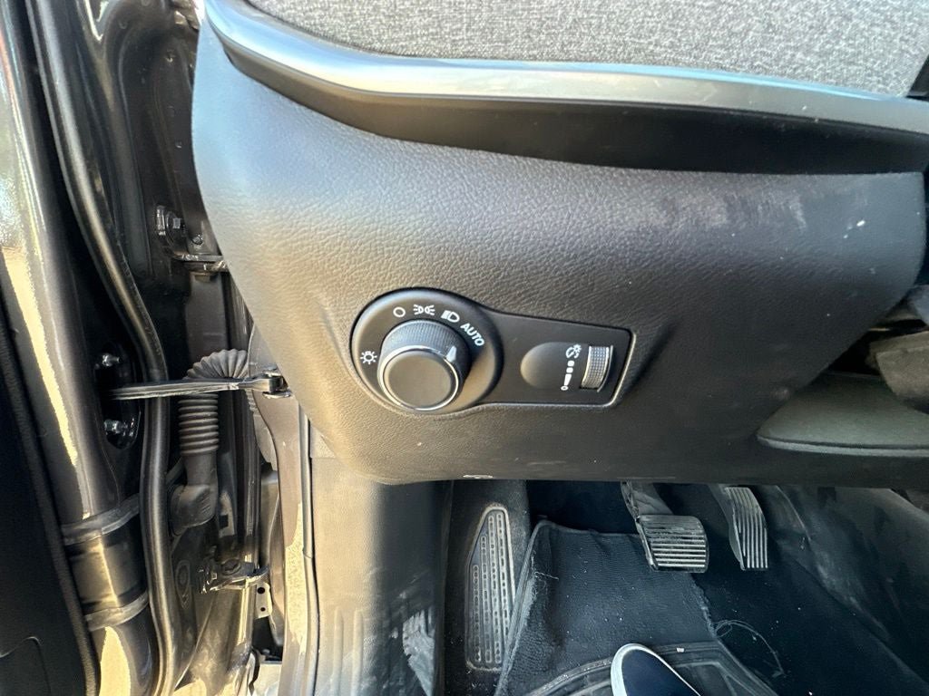 Used 2024 Jeep Compass Sport AWD/4WD image 16