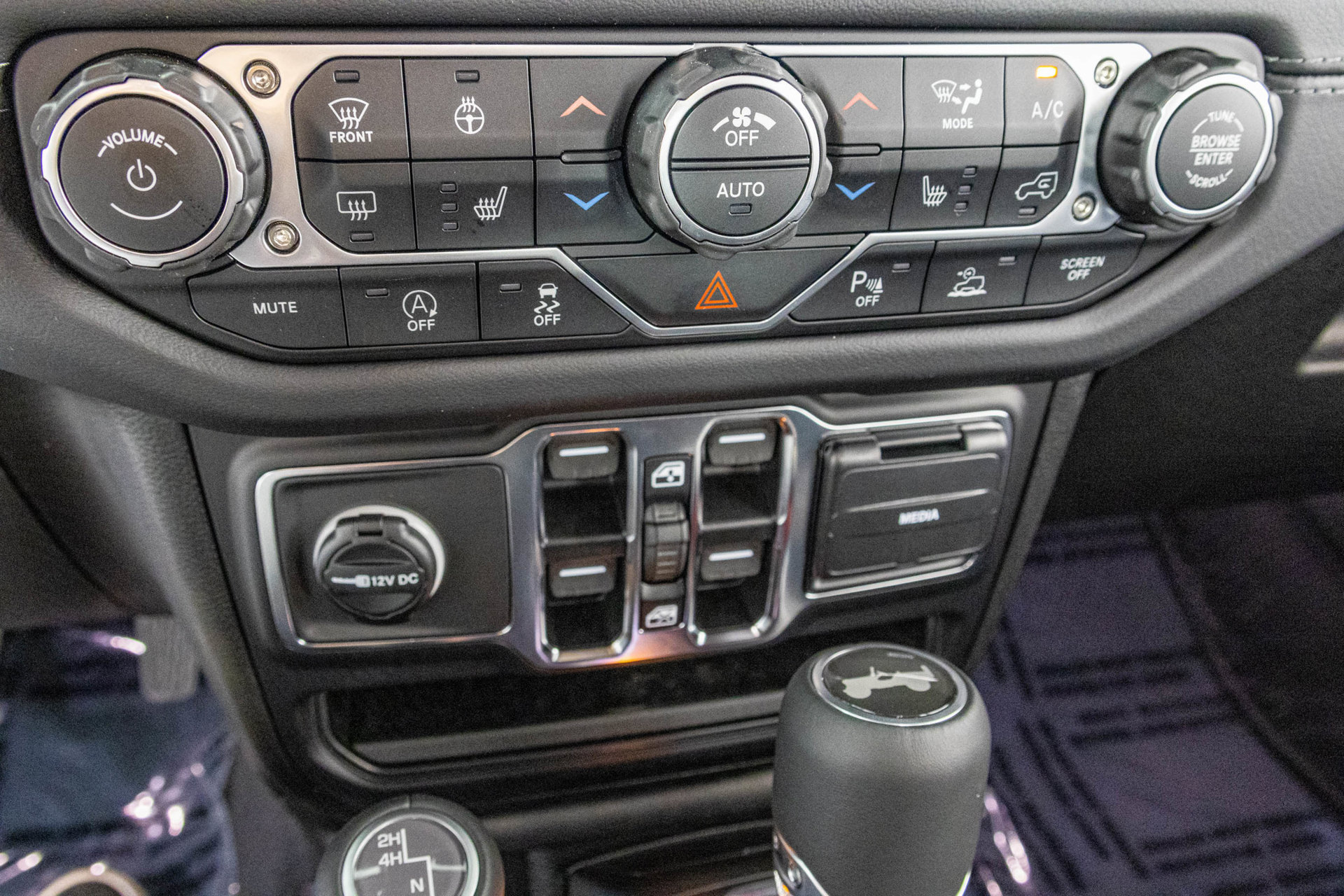 New 2027 Jeep Wrangler Unlimited Sahara AWD/4WD image 26