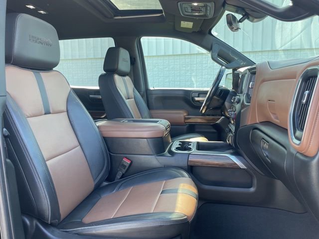 Used 2022 Chevrolet Silverado 1500 High Country w/ Technology Package AWD/4WD image 15