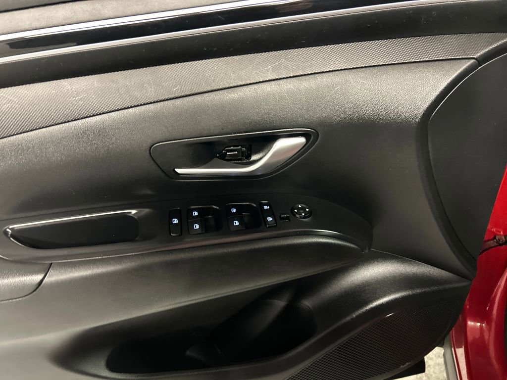 Used 2023 Hyundai Tucson SE image 12