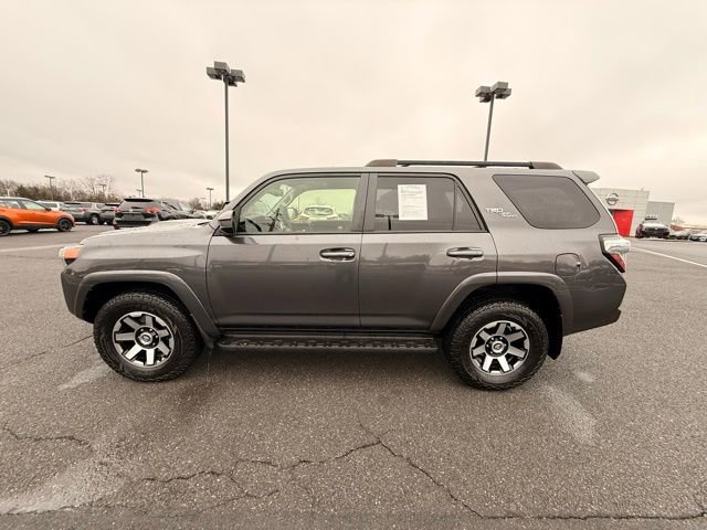Used 2020 Toyota 4Runner TRD Off-Road AWD/4WD image 8