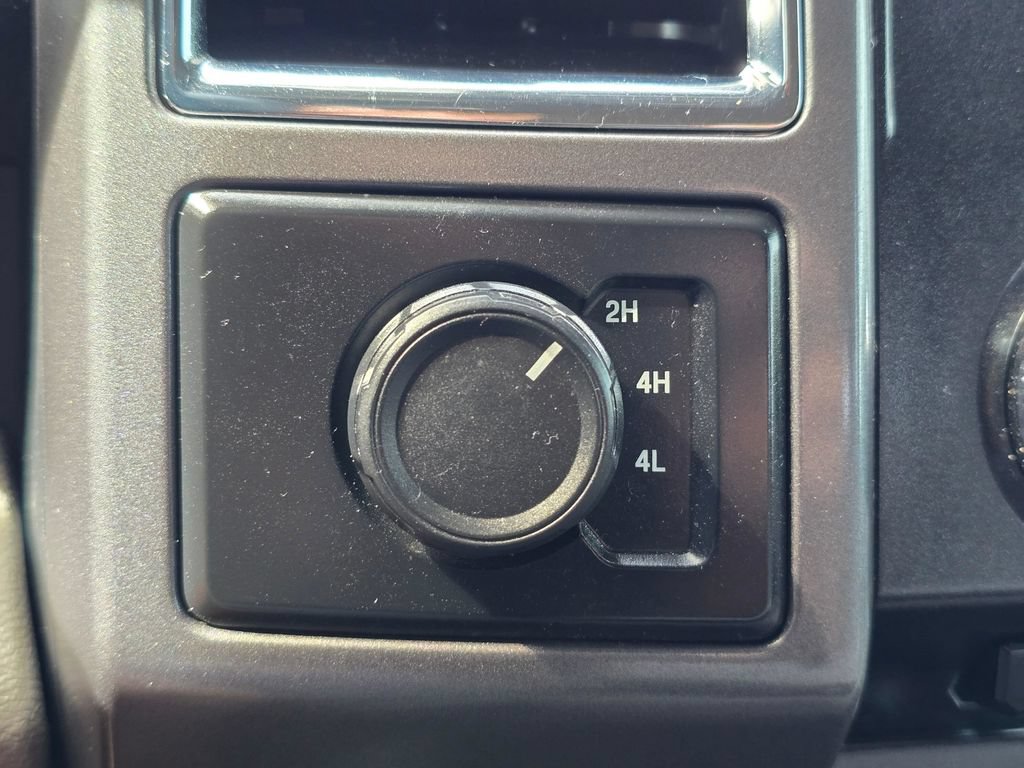 Used 2015 Ford F150 XLT AWD/4WD image 21