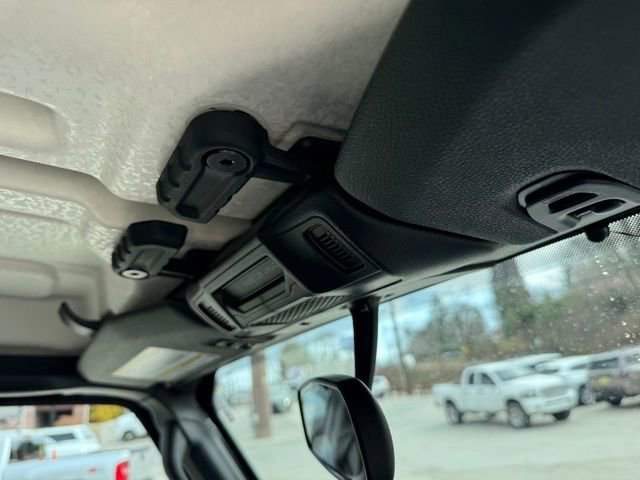Used 2024 Jeep Gladiator Sport AWD/4WD image 88